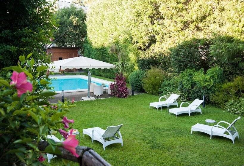 هتل Villa Maria Cristina