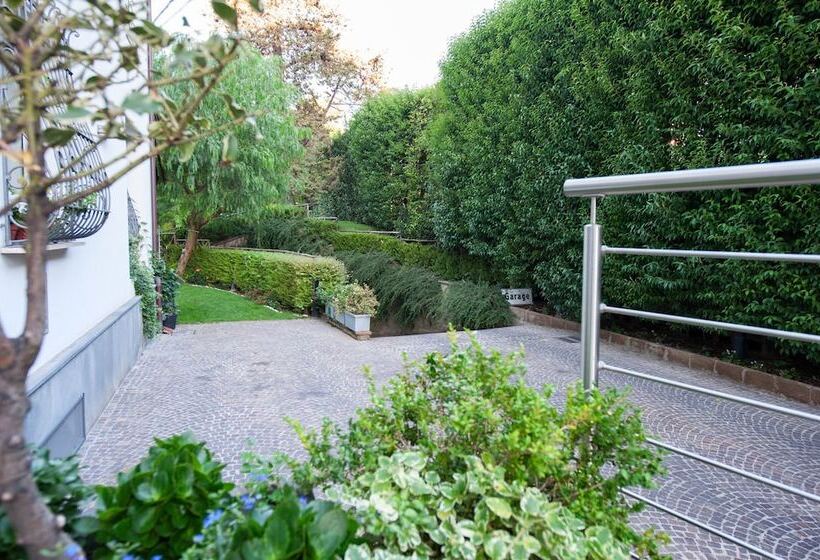 هتل Villa Maria Cristina