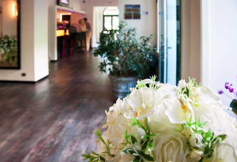 هتل Villa Maria Cristina