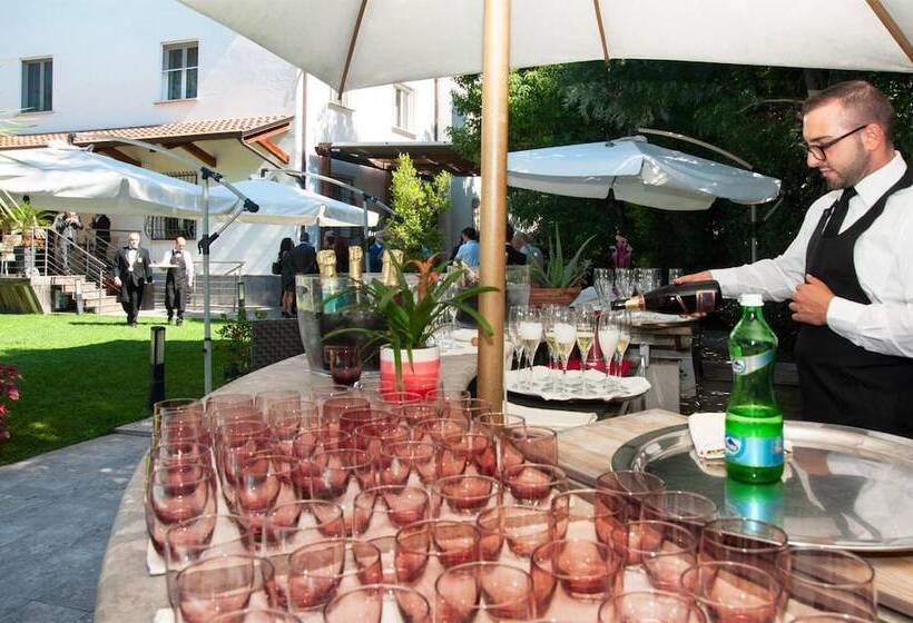 هتل Villa Maria Cristina