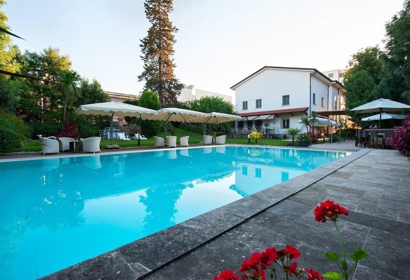 هتل Villa Maria Cristina