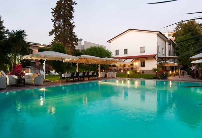 هتل Villa Maria Cristina