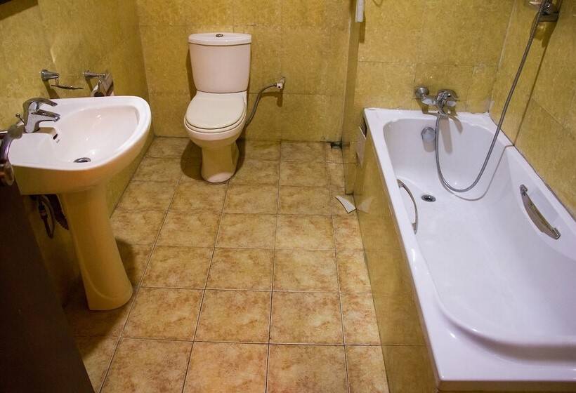 هتل Tivoli Residence & Bar