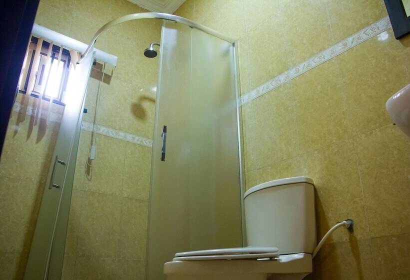 هتل Tivoli Residence & Bar