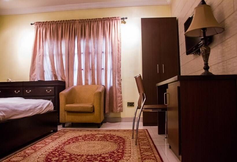 هتل Tivoli Residence & Bar