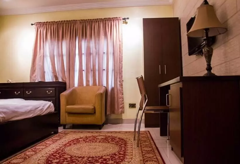 هتل Tivoli Residence & Bar