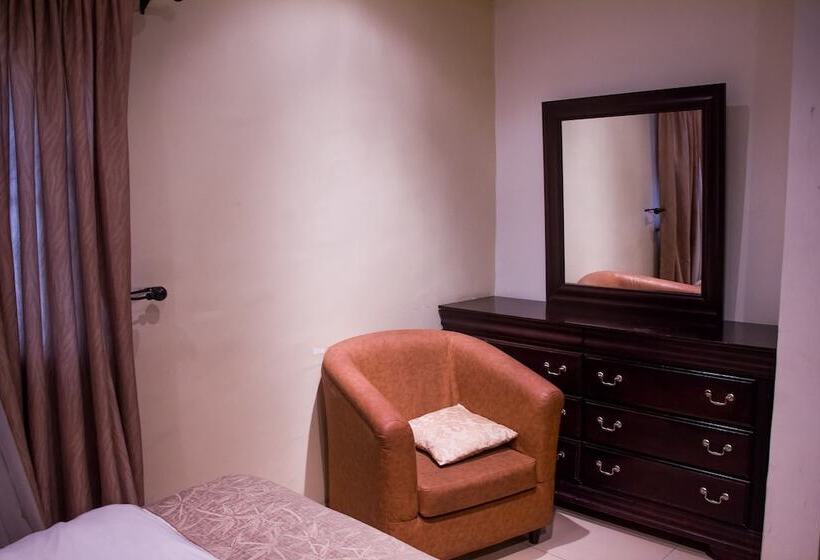 هتل Tivoli Residence & Bar