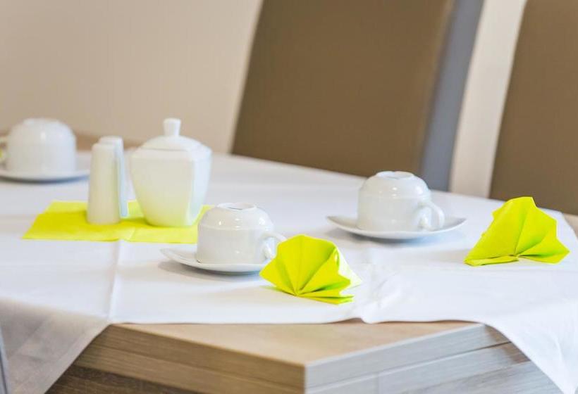 Отель Anna Hilden