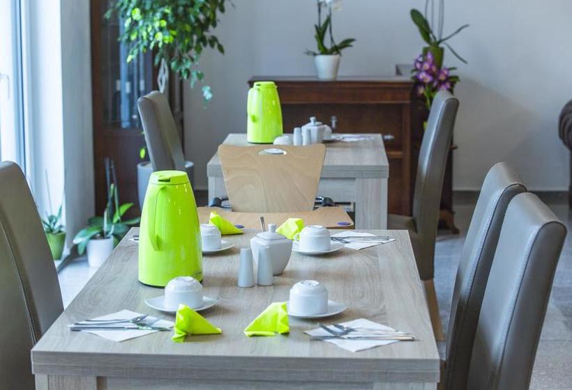 Отель Anna Hilden