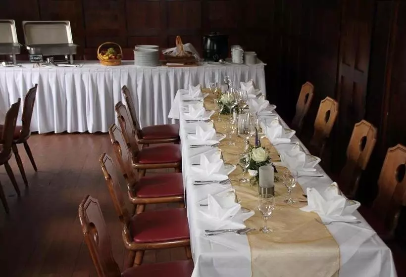 Hotelli Brauhaus Manforter Hof