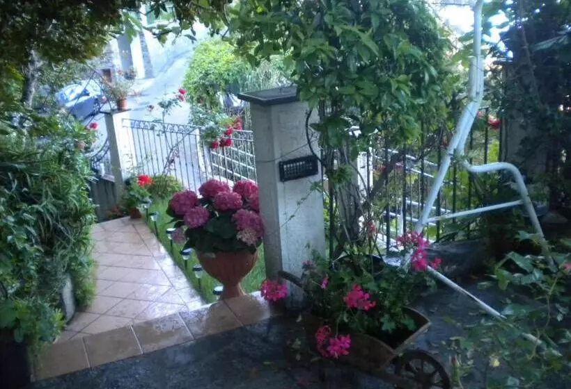 هتل Cinqueterre Holidays