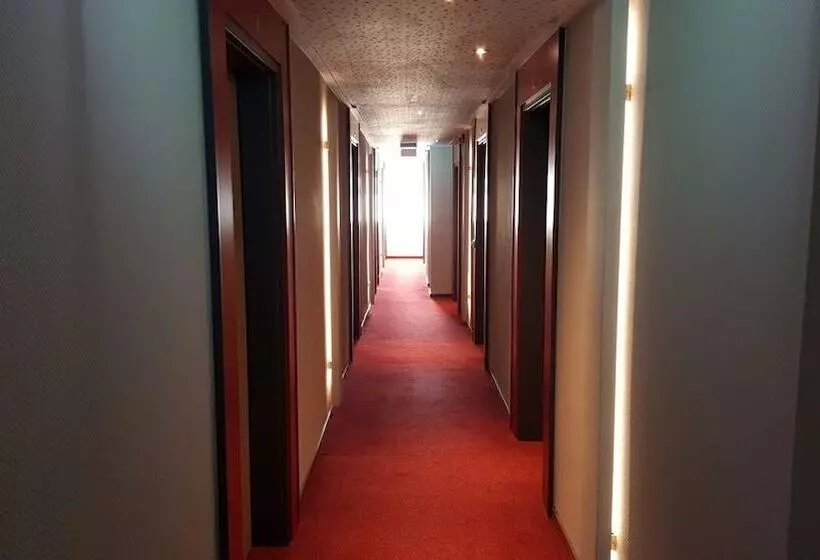 ホテル Landhaus Feyen