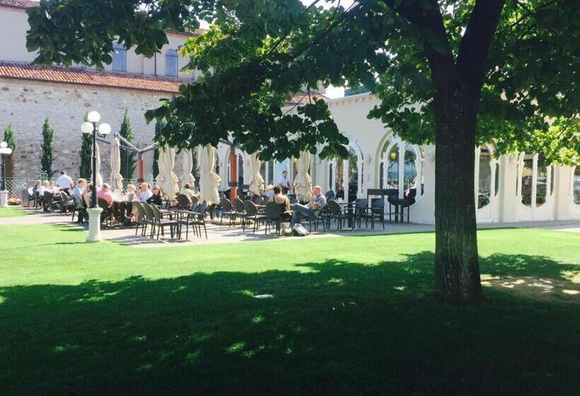 Отель Lugana Parco Al Lago