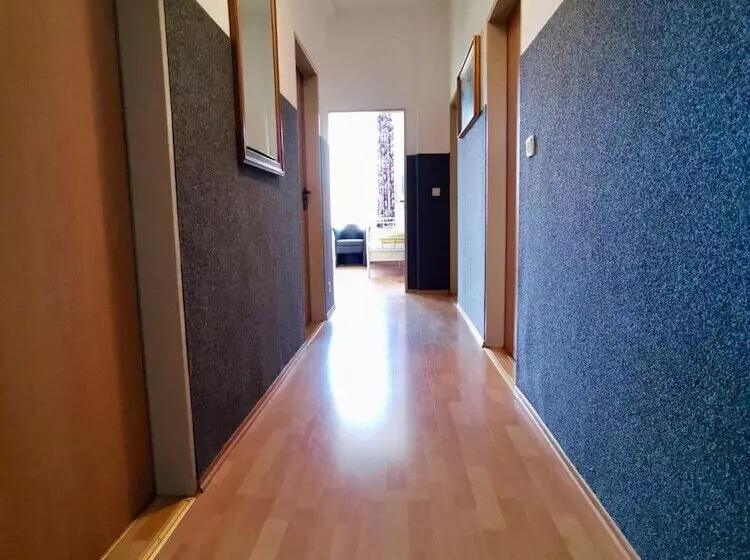 Hotelli Pension Akropolis