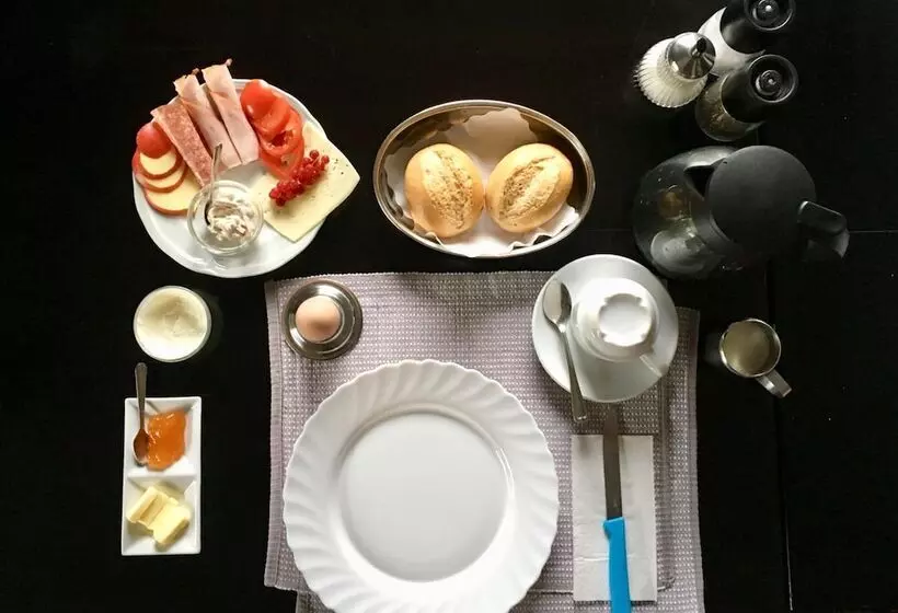 Hotelli Pension Akropolis