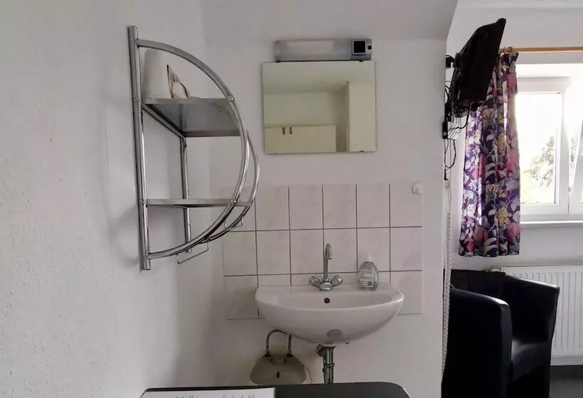 Hotelli Pension Akropolis