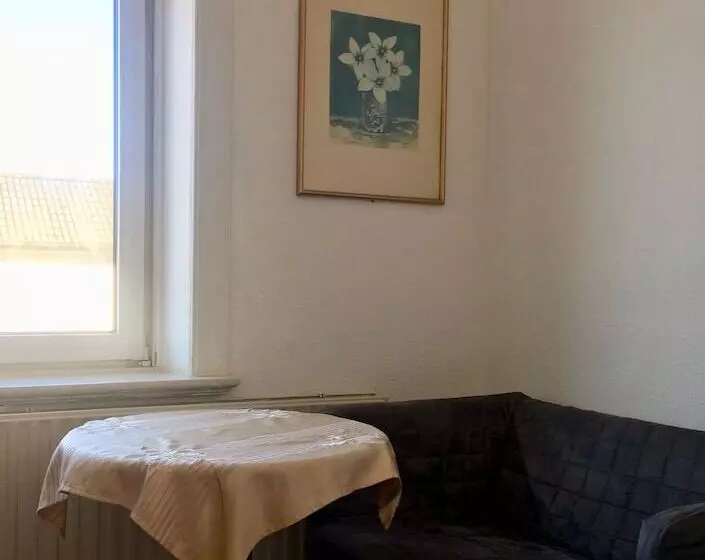 Hotelli Pension Akropolis
