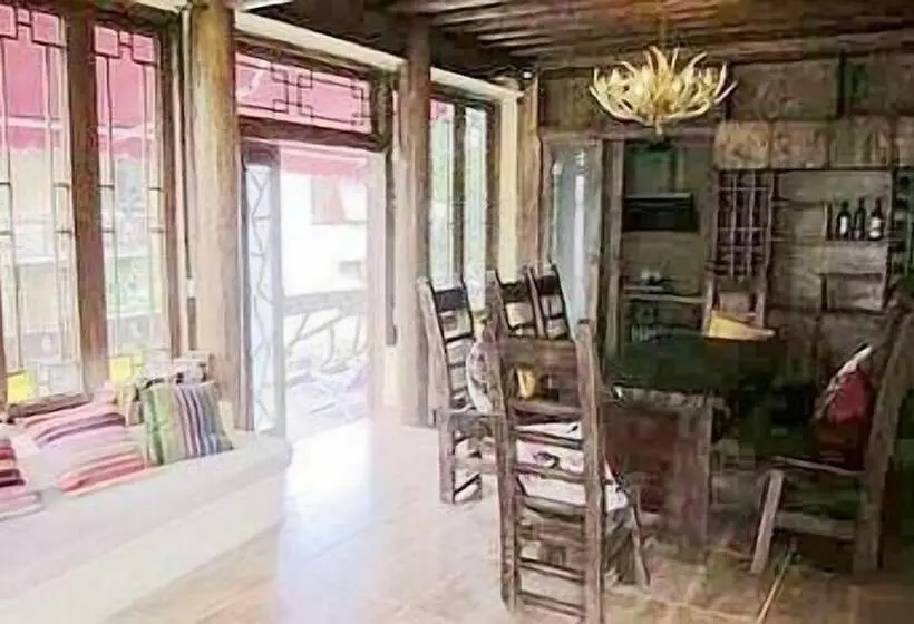 Hotelli Lijiang On Road Mansion