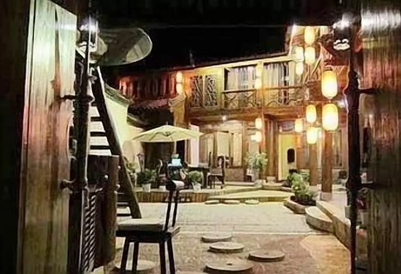 Hotelli Lijiang On Road Mansion