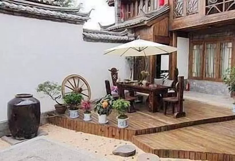 Hotelli Lijiang On Road Mansion