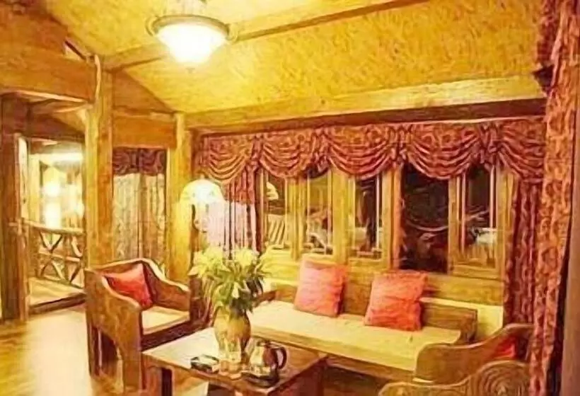 Hotelli Lijiang On Road Mansion