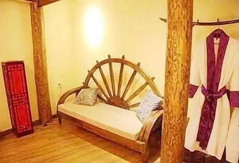Hotelli Lijiang On Road Mansion