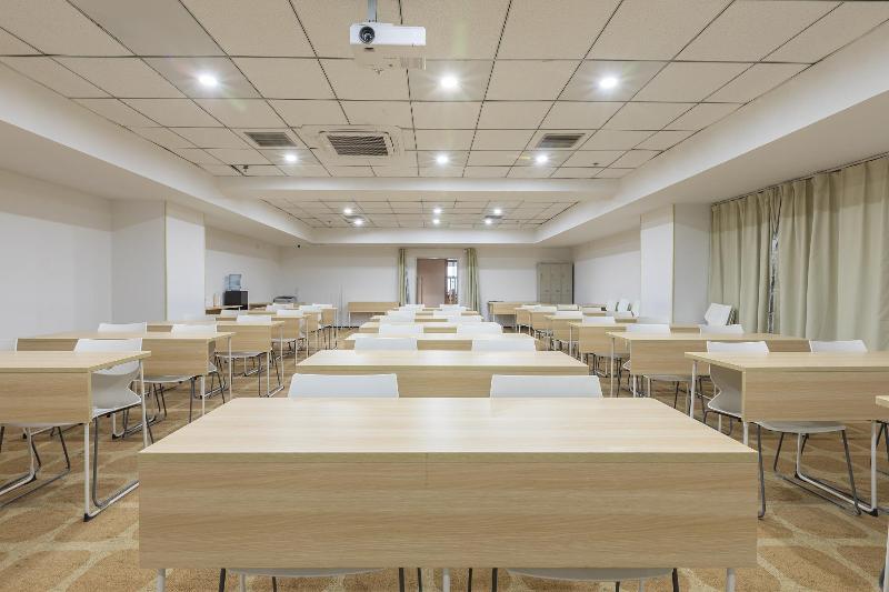 Отель Hanting  Weifang Dongfeng Dong Street Taihua