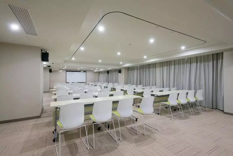 Ji Hotel Xinxiang Fat Donglai Life Plaza