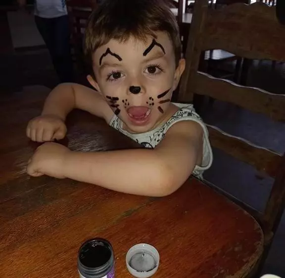 簡易ホテル Ananda Pousada Chalé