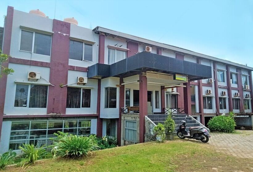 Отель Putri Gading 2 By Oyo Rooms