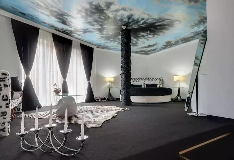 Hotel Bats