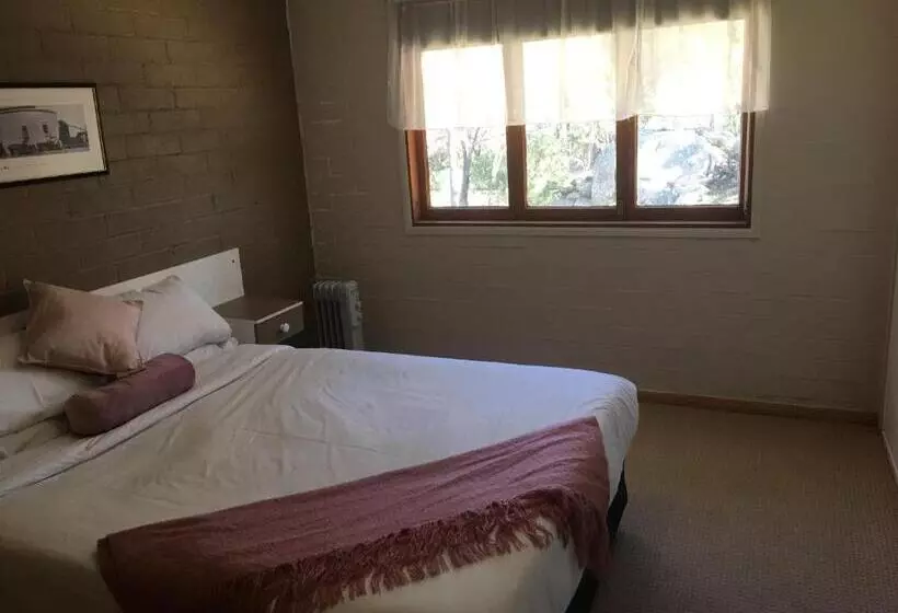 Hotelli Girraween Country Inn