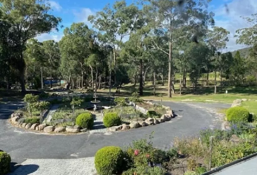 Hotelli Girraween Country Inn