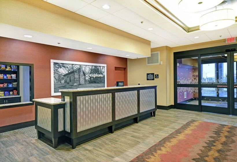 فندق Hampton Inn & Suites Milwaukee/franklin