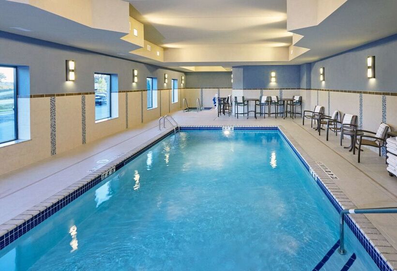 فندق Hampton Inn & Suites Milwaukee/franklin