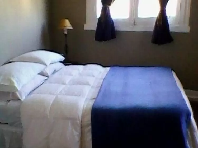 هتل Hostal Gagliardohouse
