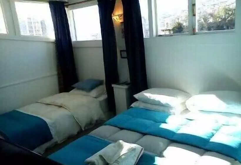 هتل Hostal Gagliardohouse