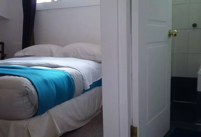 هتل Hostal Gagliardohouse
