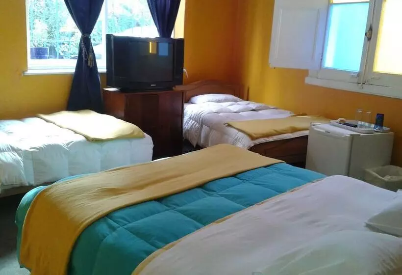 هتل Hostal Gagliardohouse