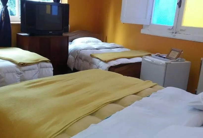 هتل Hostal Gagliardohouse