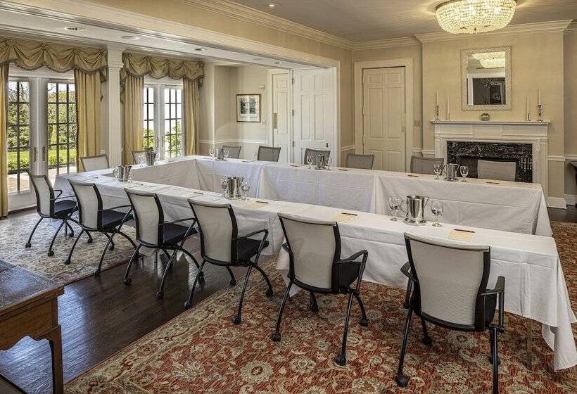 فندق Baywood Conference Center