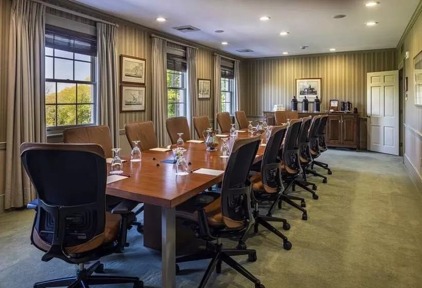 ホテル Baywood Conference Center