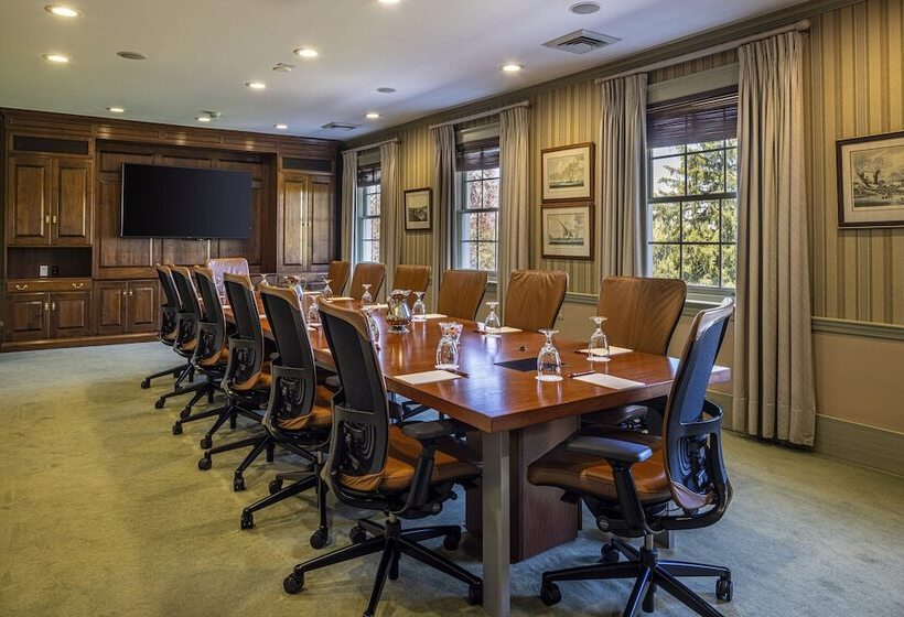 فندق Baywood Conference Center