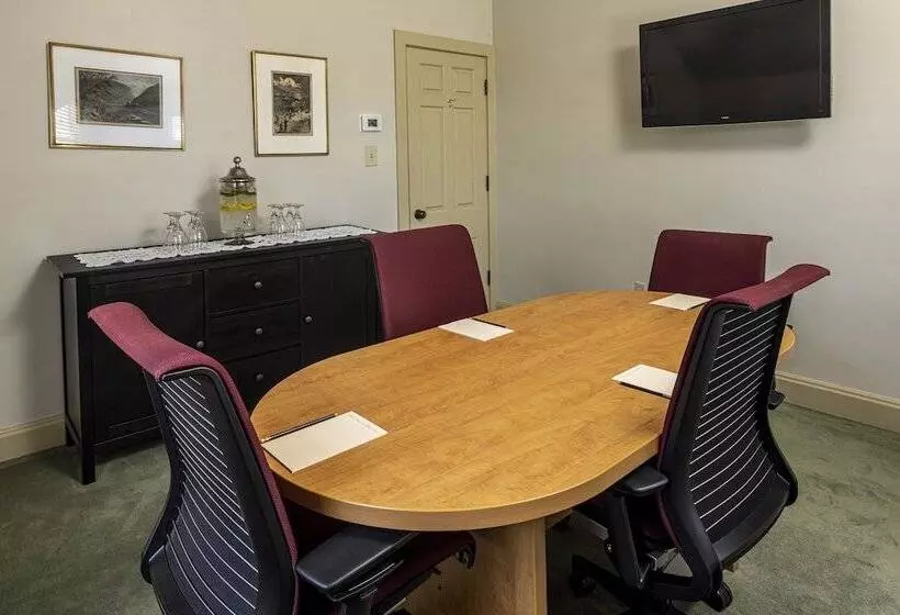 ホテル Baywood Conference Center