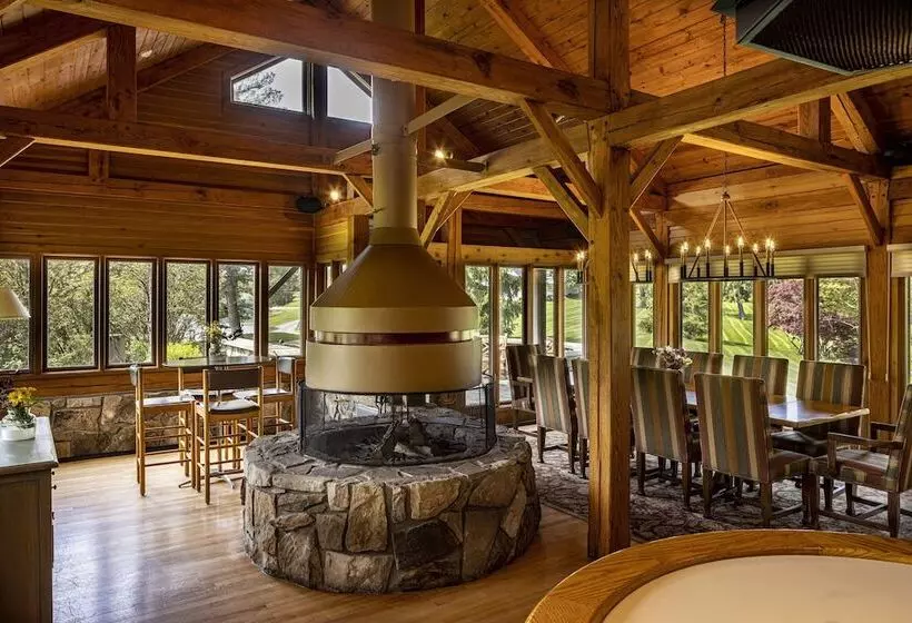 ホテル Baywood Conference Center