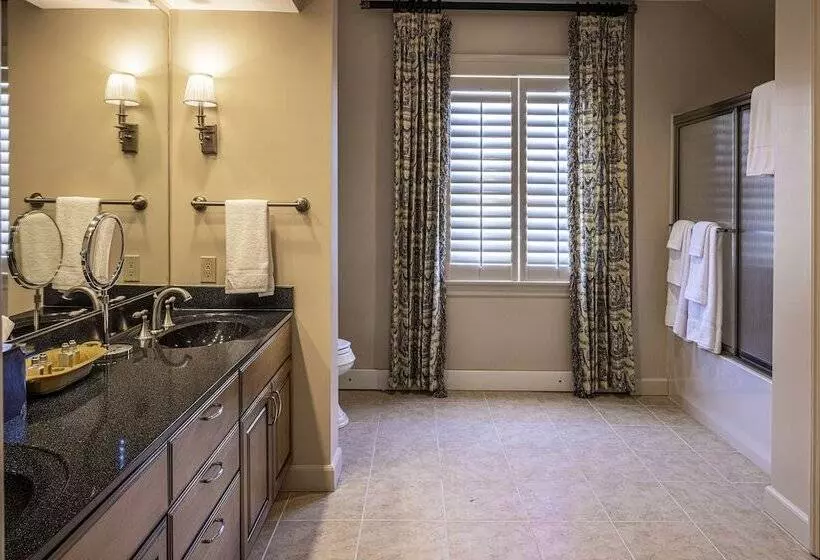 ホテル Baywood Conference Center