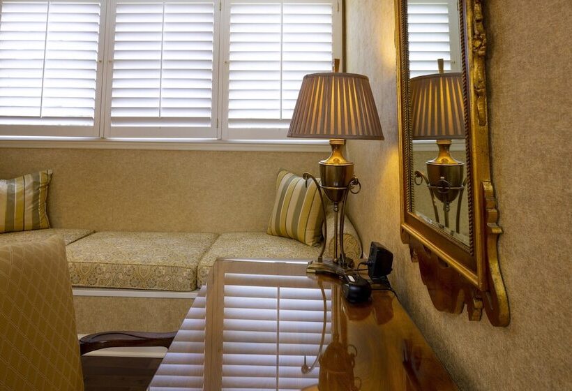 فندق Baywood Conference Center