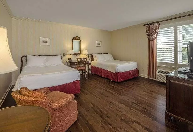 ホテル Baywood Conference Center