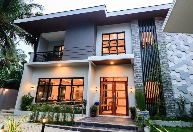 호텔 Josefina's Tourist Inn