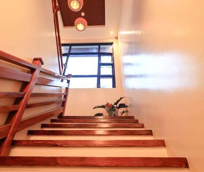 호텔 Josefina's Tourist Inn